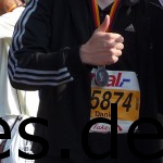 Im Ziel meines 1. Marathons, den Berlin Marathon 2009. (Foto und Copyright: Inger-Britt Buchholz und Daniel Katzberg)