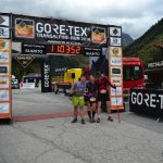 Dominik, Juliane un ich im Ziel der 3. Etappe des Transalpine-Runs. Copyright: werun4fun.de