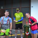 Dominik, Juliane und ich vor dem Start der sechsten Etappe. Vorbereitungen laufen oder werden abgeschlossen. Ich lege z.B. mir gerade die Startnummer an. Copyright: werun4fun.de