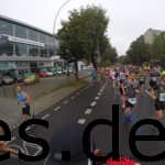 Nach gut 4 Km ist das Feld immer noch dicht beisammen. (Copyright: Daniel Katzberg)