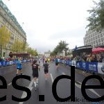 Nach 41,5 Km ist vor einem das Brandenburger Tor. Von hier aus, ist es kein Km mehr bis ins Ziel. (Copyright: Daniel Katzberg)